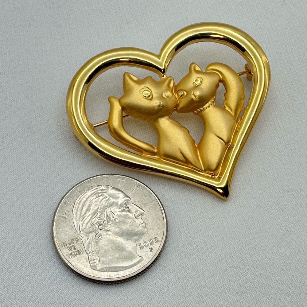 Danecraft Gold Tone Cat Heart Brooch Romantic Vintage Style Pin New Classic - Picture 5 of 6